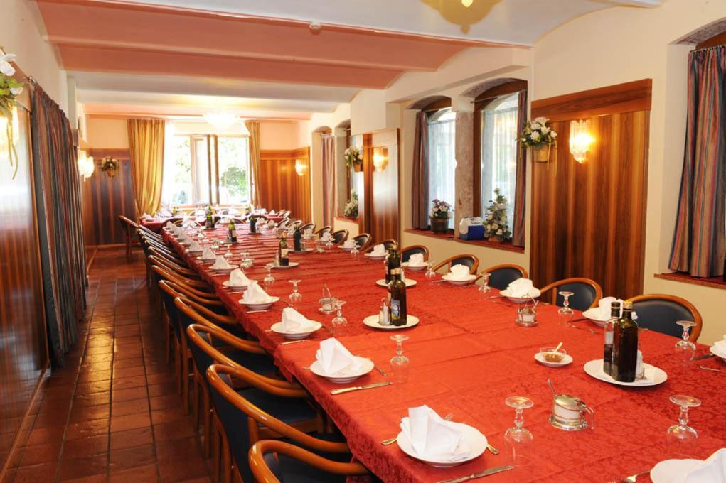 Park Hotel Jolanda ซานเซโน ดี มอนตาญญา ภายนอก รูปภาพ